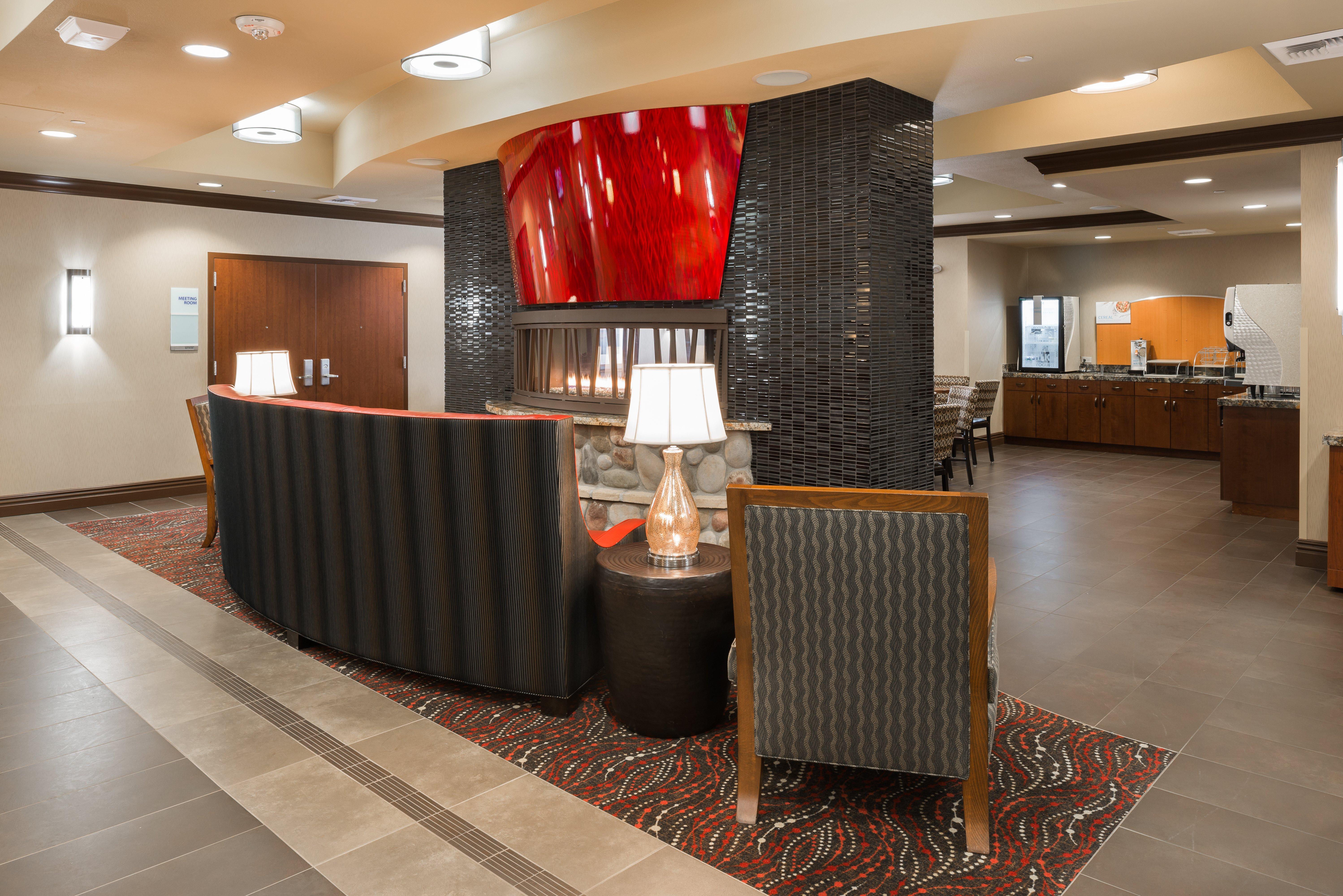 Holiday Inn Express Klamath - Redwood Ntl Pk Area By Ihg Bagian luar foto
