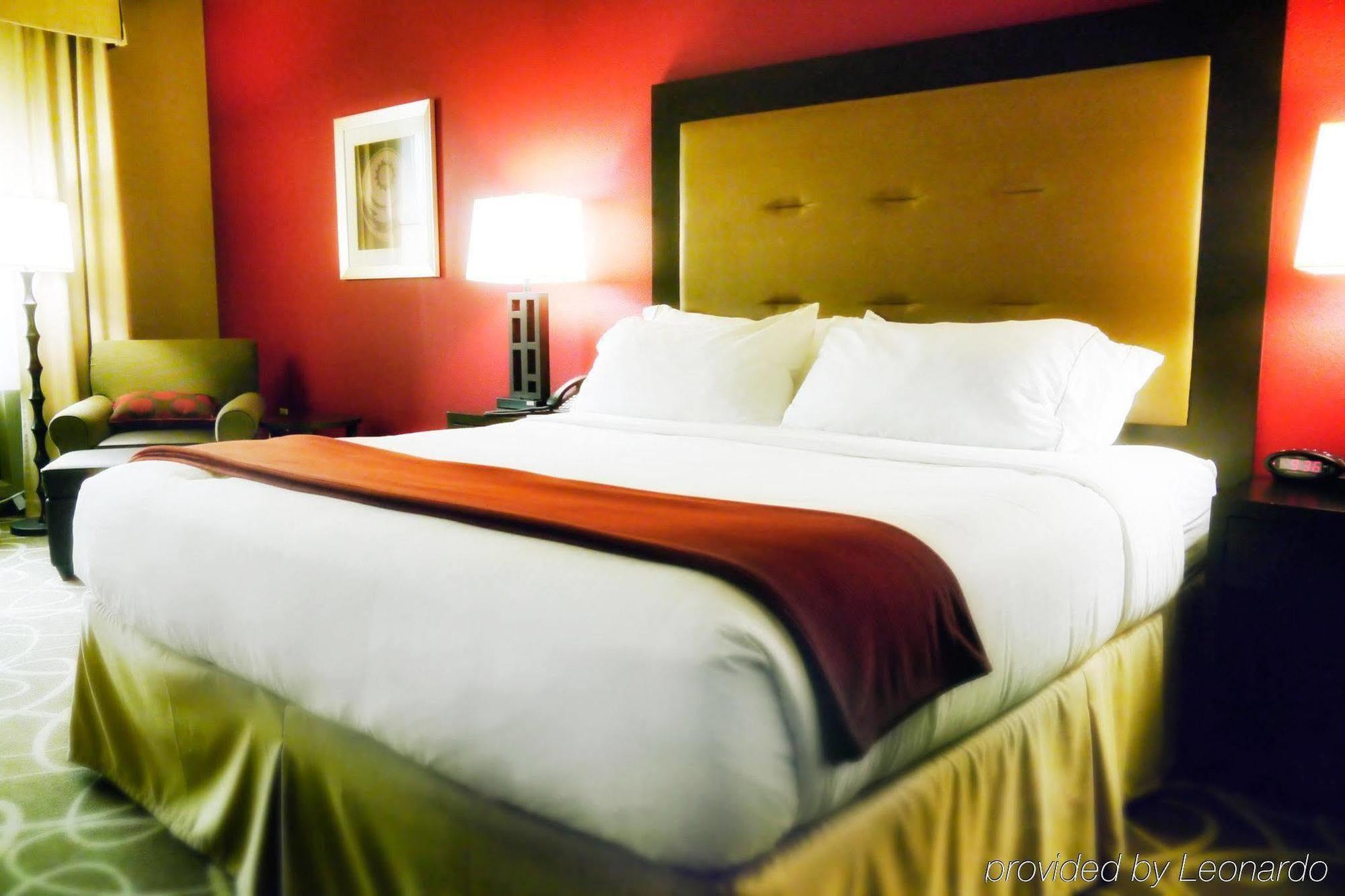 Holiday Inn Express Klamath - Redwood Ntl Pk Area By Ihg Bagian luar foto